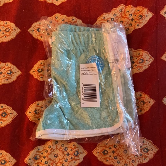 Carter’s OshKosh Terry Shorts - Picture 3 of 3